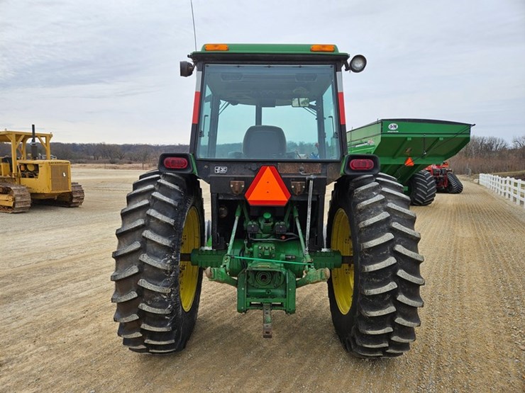 john-deere-2950-image-4