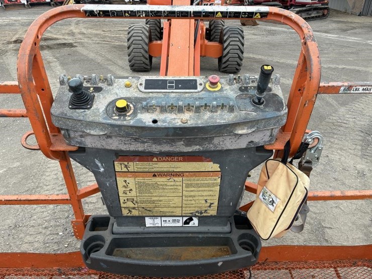 2008-jlg-800aj-image-9