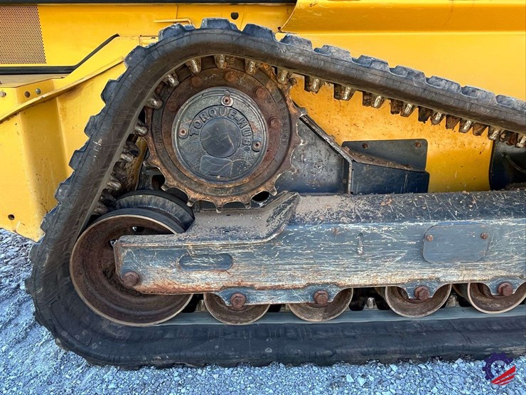 2020-deere-331g-image-12