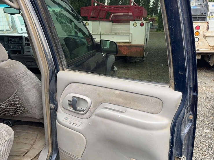 2000-chevrolet-k3500-image-21