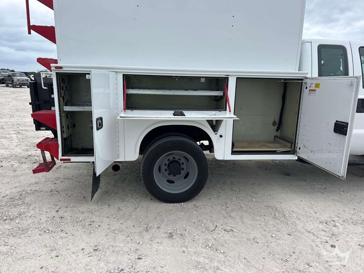 2016-ford-f550-image-24