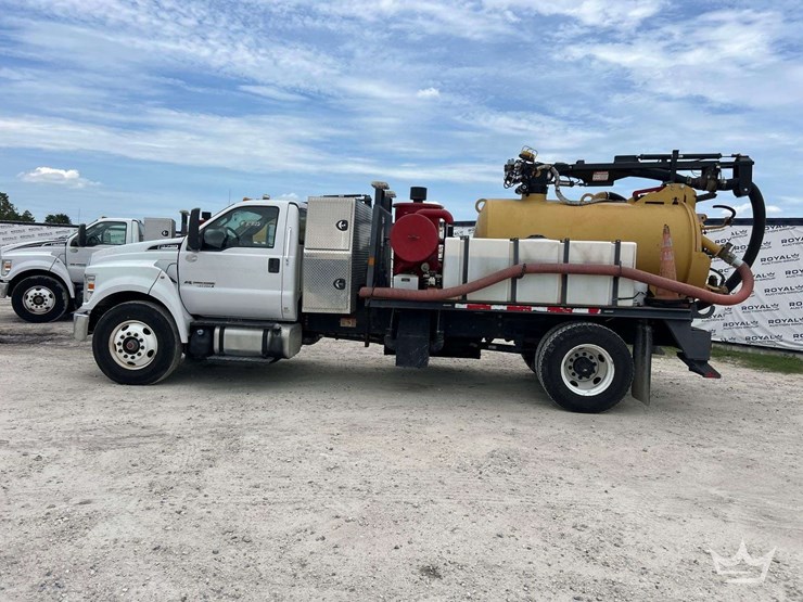2019-ford-f750-image-46