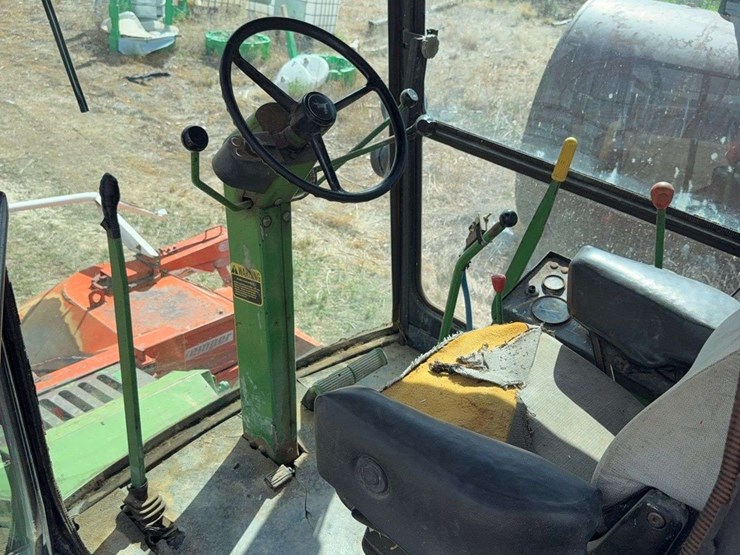 john-deere-5820-image-28