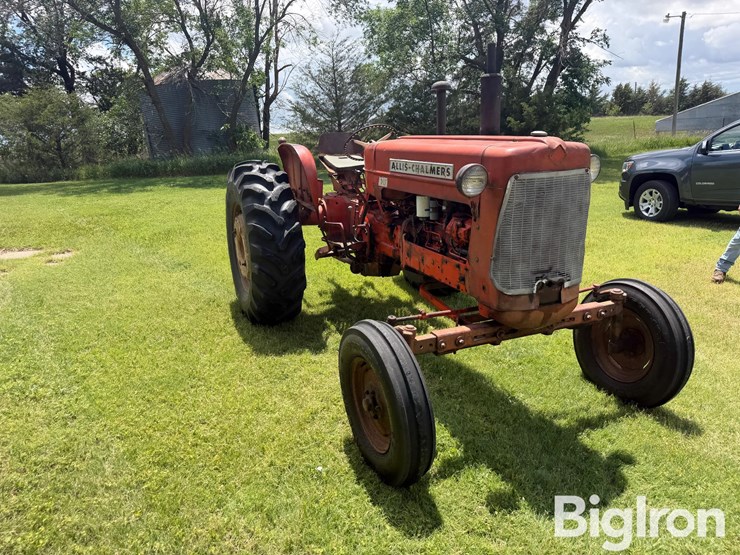 1961-allis-chalmers-d17-image-3