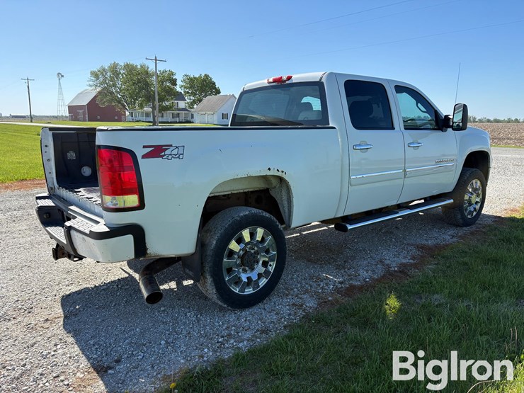 2012-gmc-2500hd-image-5