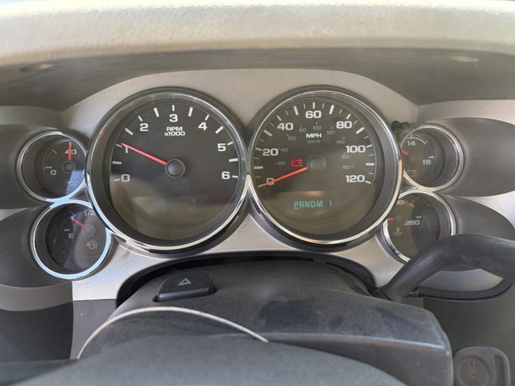 2012-gmc-3500hd-image-16