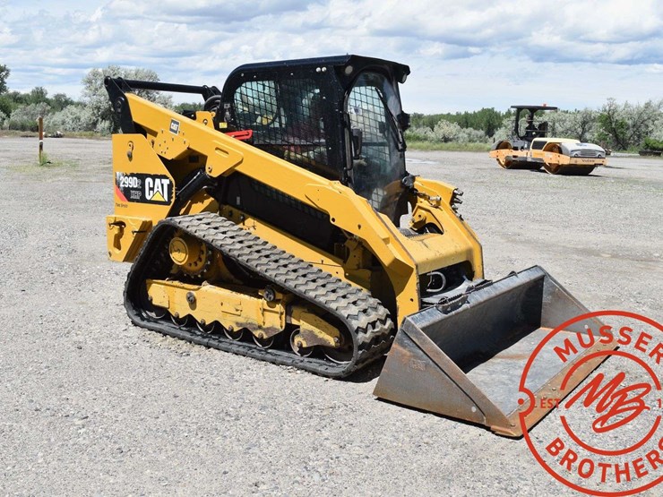 2016-caterpillar-d2-image-12