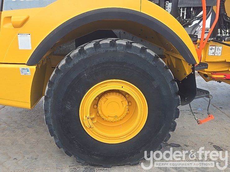 2023-volvo-a25g-image-9
