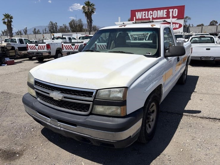 2006-chevrolet-silverado-1500-image-1