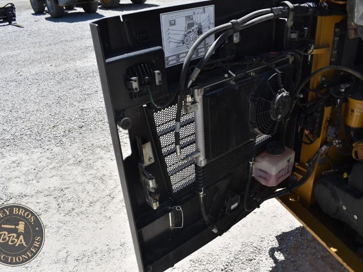 2024-caterpillar-226d3-image-30