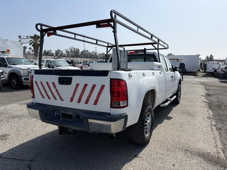2012-gmc-2500hd-image-3