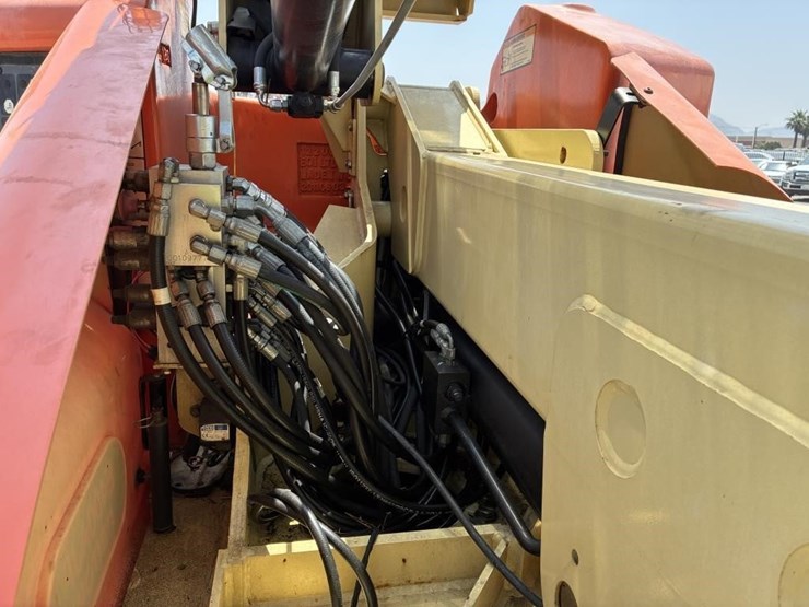 2012-jlg-e400ajpn-image-28