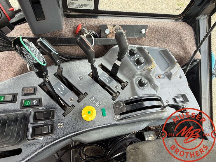 new-holland-8670-image-30