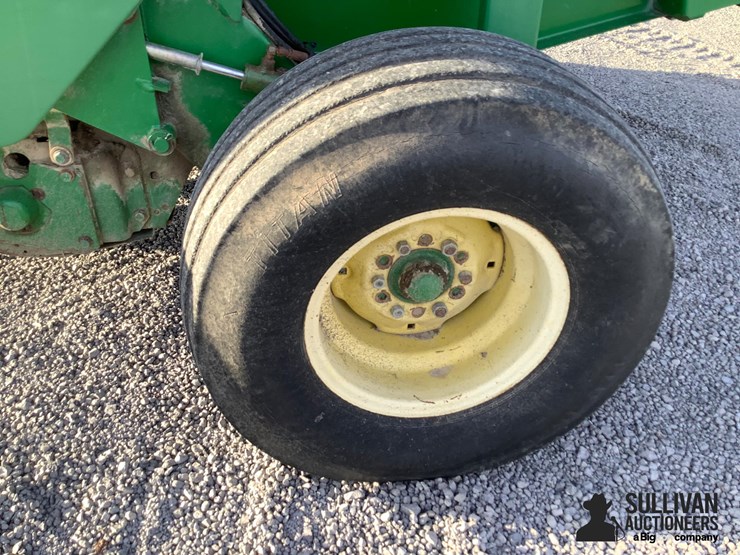 john-deere-566-image-12