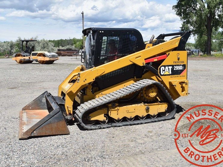 2017-caterpillar-d2-image-5