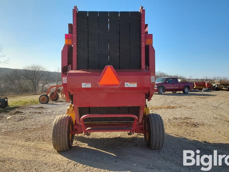 2012-new-holland-br7070-image-6