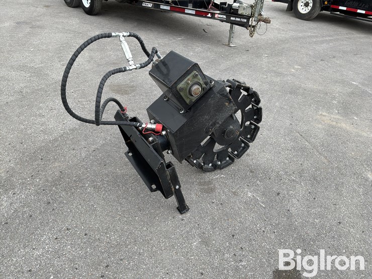 2025-massey-ferguson-730-image-5