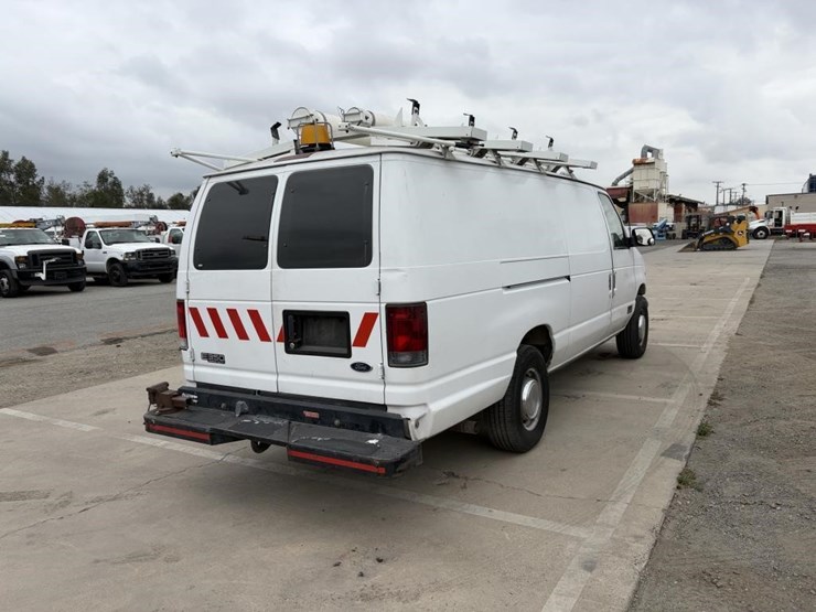 2002-ford-e350-sd-image-3