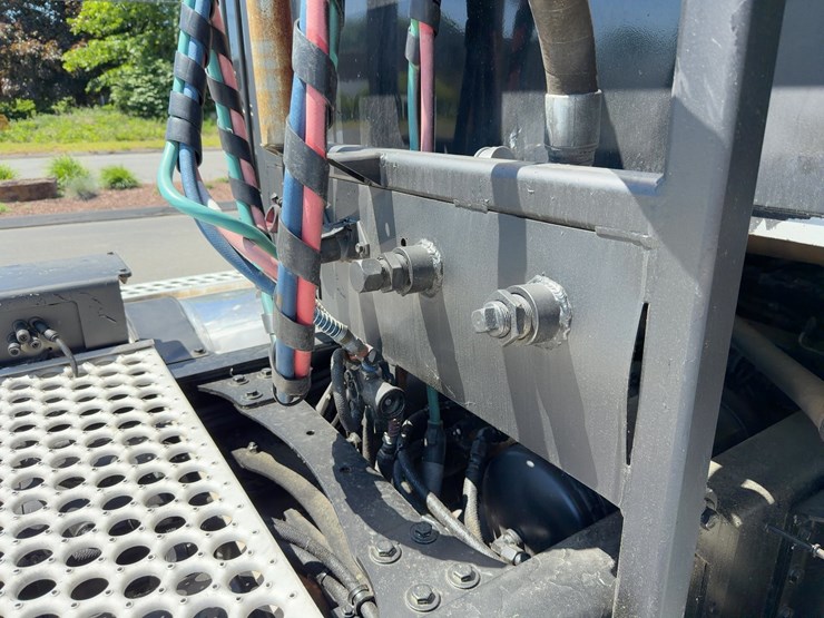 2011-western-star-4900sa-image-13