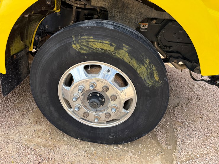 2016-kenworth-t800-image-13