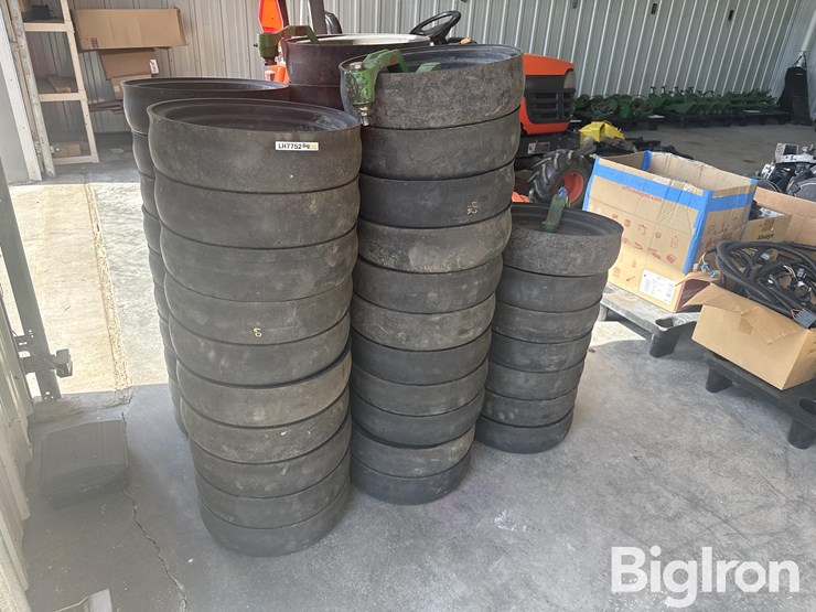 john-deere-planter-gauge-wheels-image-4