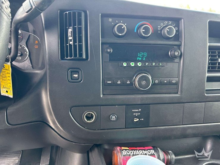 2011-chevrolet-express-2500-image-18
