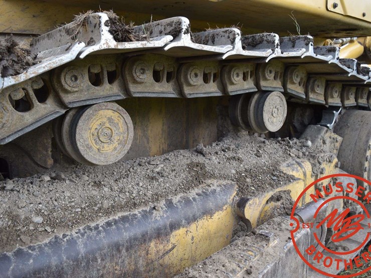 2010-caterpillar-d7e-image-36