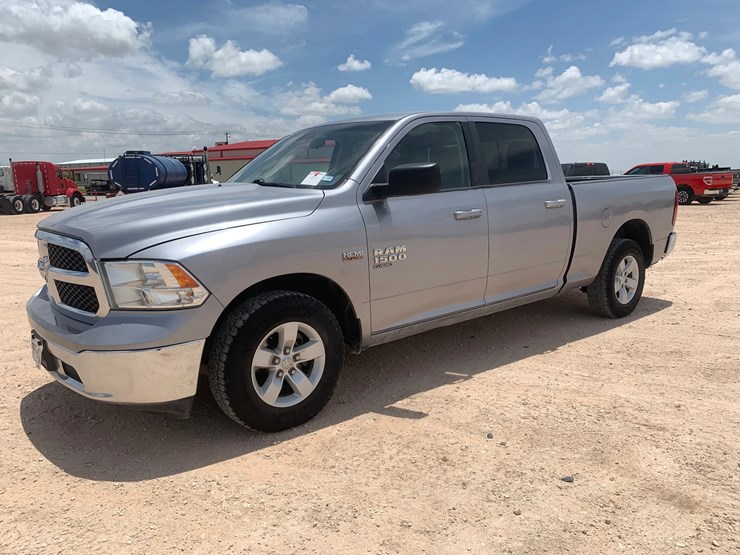 2019-ram-1500-classic-image-2