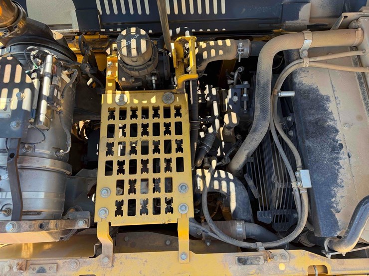 komatsu-pc210-lc-image-17