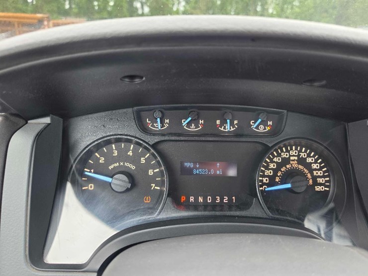 2012-ford-f150-xl-image-11