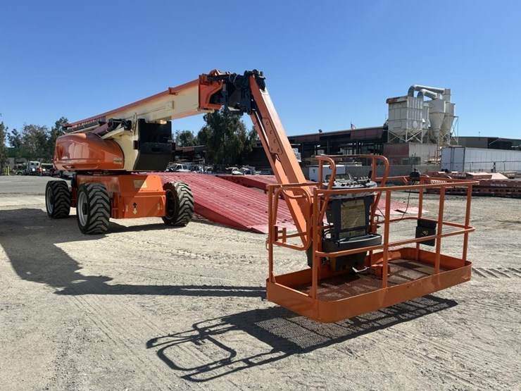 2016-jlg-1250ajp-image-2