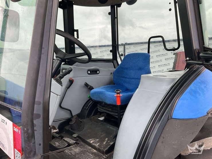 new-holland-td5050-image-9