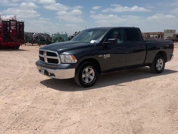 2019-ram-1500-classic-image-1