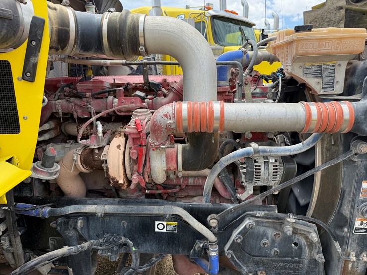 2015-kenworth-t800-image-10