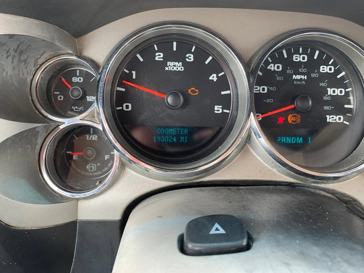 2008-chevrolet-silverado-3500hd-image-10