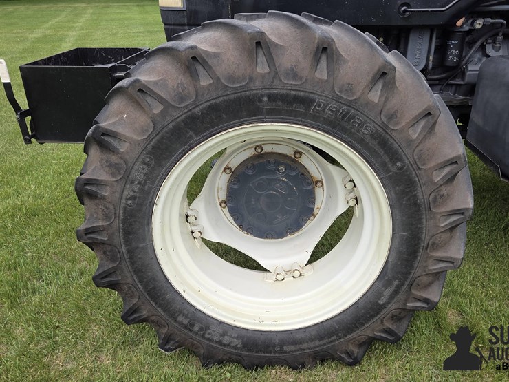 new-holland-tm165-image-15