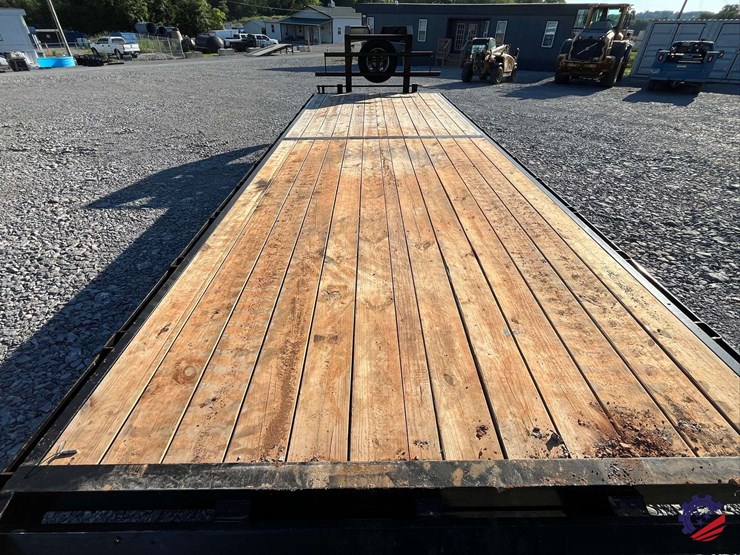 2025-c-&-w-trailers-dual-t/a-flatbed-gooseneck-trailer-image-32