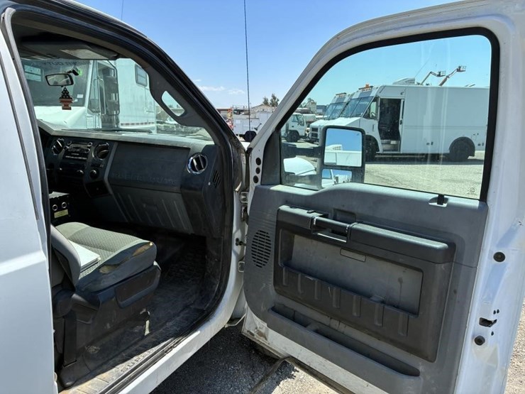 2012-ford-f550-image-12