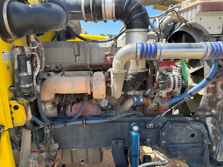 2014-peterbilt-389-image-13