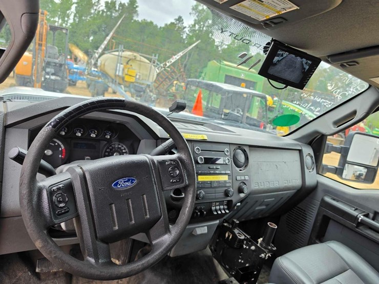 2016-ford-f550-image-14