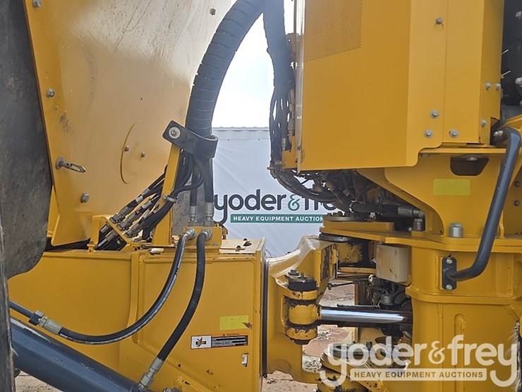 2023-deere-260e-image-23