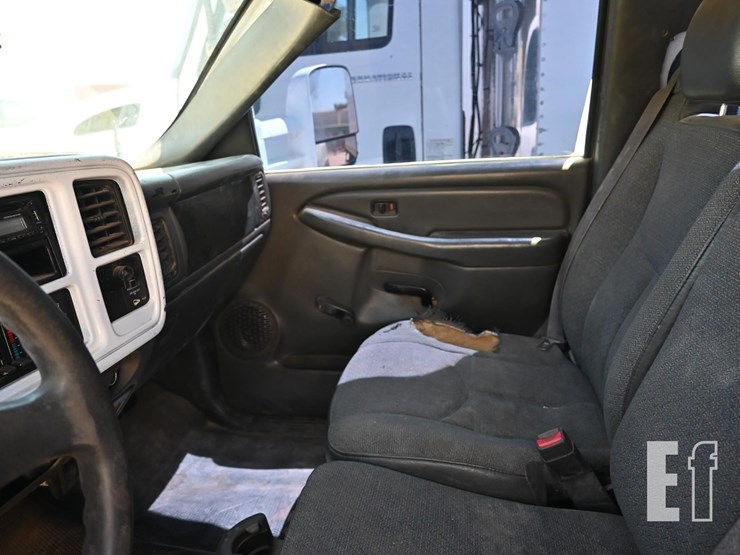 2005-chevrolet-2500hd-image-4