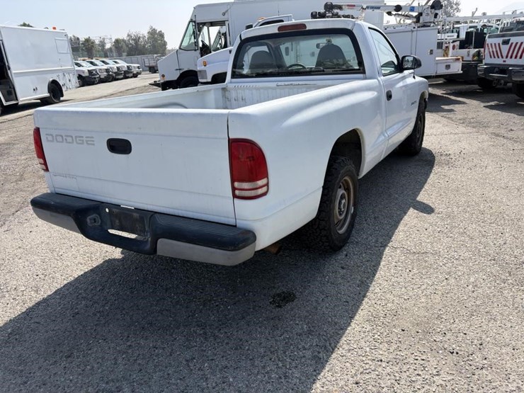 2000-dodge-dakota-image-3