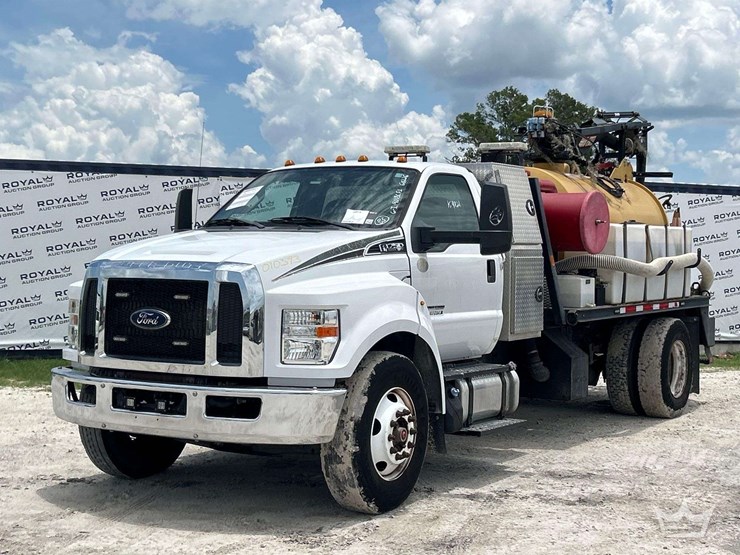 2019-ford-f750-image-1