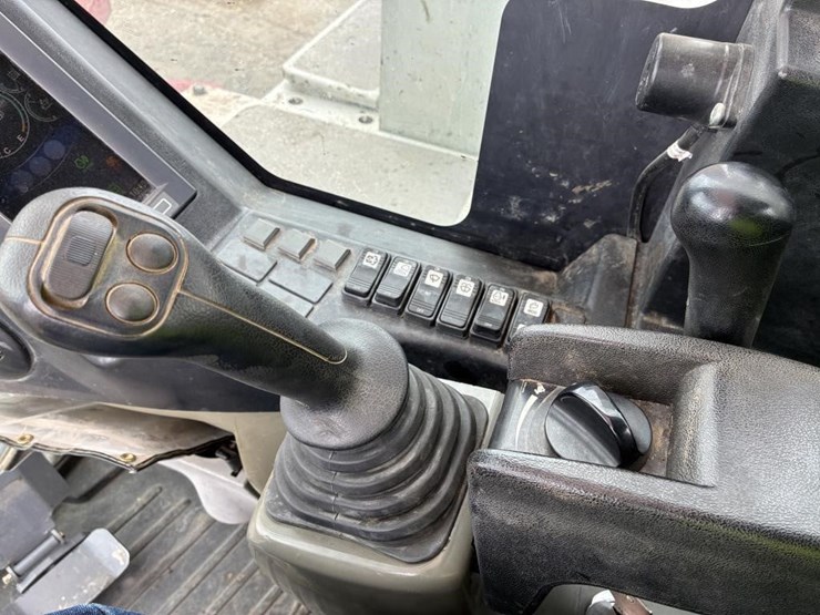 2019-takeuchi-tb2150-image-27