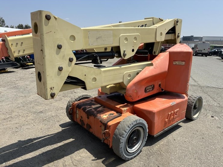2012-jlg-e400ajpn-image-20