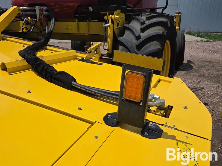 2023-new-holland-speedrower-220-image-17