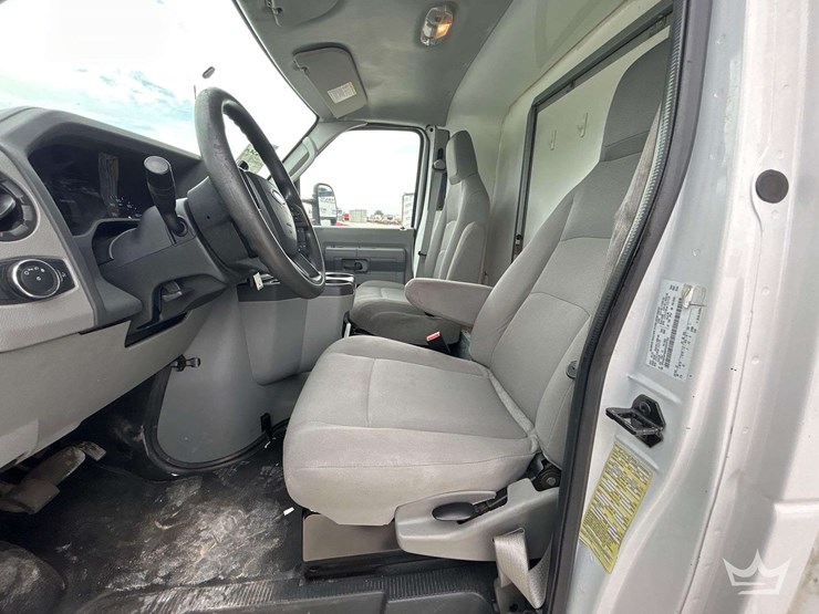 2023-ford-e450-image-12