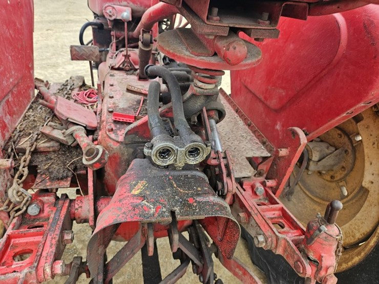 massey-ferguson-44-image-16