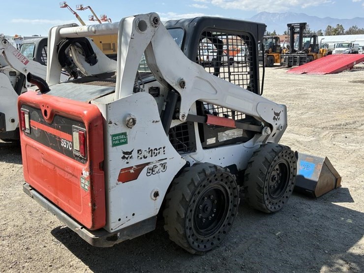 2008-bobcat-s570-image-3